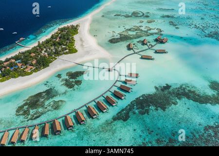 Dhigurah, Maldives - 09 décembre 2023 : vue aérienne de COMO Cocoa Island Resort sur les archipels des Maldives. Banque D'Images