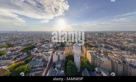 Vue aérienne panoramique du centre-ville de Paris depuis la basilique du Sacré-cœur à Montmartre, Paris, France. Banque D'Images