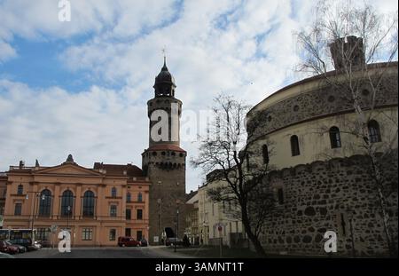 10 février 2014 - Goerlitz, DEU - Un regard sur les époques architecturales, du XVe au XIXe siècle, de Goerlitz. Bien que souvent décrite comme la plus belle ville d'Allemagne, et utilisée dans un certain nombre de films comme cadre, la ville a du mal depuis la chute du mur de Berlin. (Crédit image : © Claudia Himmelreich/MCT/ZUMAPRESS.com) Banque D'Images