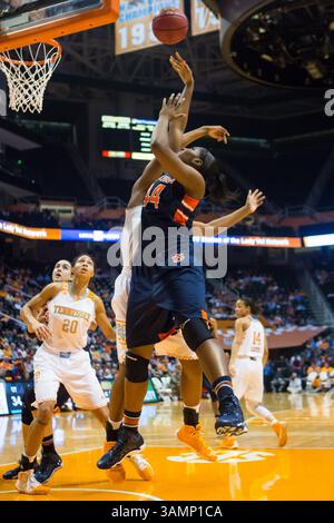 20 février 2014 - Knoxville, TN, États-Unis - 20 février 2014 :Tra'CEE Tanner #44 des Auburn Tigers saisit le rebond pendant le match de basket-ball de la NCAA entre les Lady vols de l'Université du Tennessee et les Auburn Tigers à Thompson-Boling Arena à Knoxville, TN(crédit image : © photographe :Tim Gangloff/Cal Sport Media/ZUMAPRESS.com) Banque D'Images