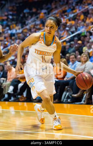 20 février 2014 - Knoxville, TN, États-Unis - 20 février 2014 :Cierra Burdick #11 des Tennessee Lady Volunteers se dirige vers le panier pendant le match de basket-ball de la NCAA entre les Lady vols de l'Université du Tennessee et les Auburn Tigers à Thompson-Boling Arena à Knoxville, TN(crédit image : © photographe :Tim Gangloff/Cal Sport Media/ZUMAPRESS.com) Banque D'Images