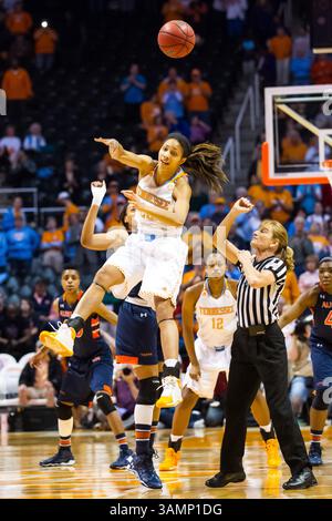20 février 2014 - Knoxville, TN, États-Unis - 20 février 2014 : Isabelle Harrison #20 des volontaires Tennessee Lady lance le ballon pendant le match de basket-ball de la NCAA entre les Lady vols de l'Université du Tennessee et les Auburn Tigers au Thompson-Boling Arena à Knoxville, TN(crédit image : © photographe :Tim Gangloff/Cal Sport Media/ZUMAPRESS.com) Banque D'Images