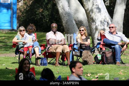 22 février 2014 - la, CA, États-Unis - Singer Seal regarde ses enfants jouer au football dans un parc de Brentwood le 22 février 2014 à LOS ANGELES (crédit image : © Niko/Ace Pictures/ZUMAPRESS.com) Banque D'Images