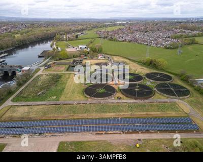 Image aérienne d'une usine de traitement de l'eau dans le Grand Manchester - Royaume-Uni Banque D'Images