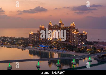 Dubaï, Émirats arabes Unis - février 2022 : vue aérienne de l'Atlantis, un hôtel de luxe à Dubaï, Émirats arabes Unis. Banque D'Images