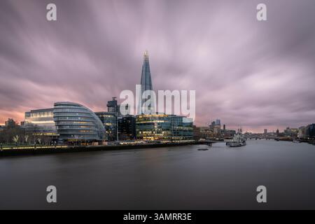 Le paysage urbain de Shard photographié au coucher du soleil Banque D'Images