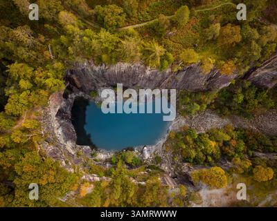 Une vue de haut en bas de la carrière Hodge Close à la pointe de l'automne Banque D'Images