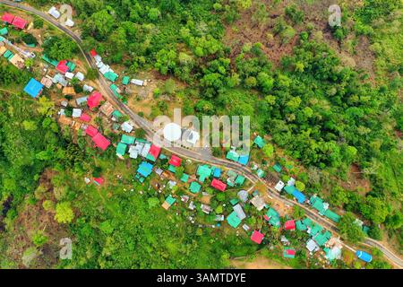 Vue aérienne de Lushai, un petit village patrimonial dans la vallée de Sajek, près de Bagaichhari township, Chittagong, Bangladesh. Banque D'Images