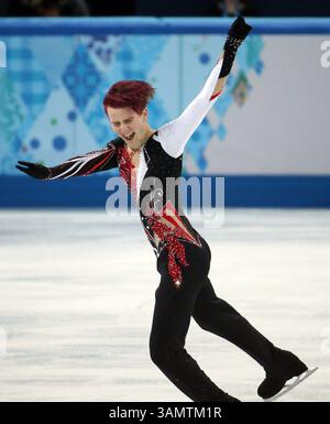 14 février 2014 - Sotchi, RUS - Misha Ge, d'Ouzbékistan, se produit lors du patinage artistique libre masculin au Palais de patinage Iceberg pendant les Jeux olympiques d'hiver à Sotchi, Russie, vendredi 14 février 2014. (Crédit image : © Brian Cassella/MCT/ZUMAPRESS.com) Banque D'Images