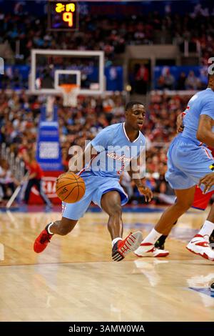 9 février 2014 : Darren Collison #2 des Clippers de Los Angeles lors du match NBA entre les Clippers de Los Angeles et les 76ers de Philadelphie au Staples Center de Los Angeles, en Californie. . Charles Baus/CSM(crédit image : © Charles Baus/Cal Sport Media/ZUMAPRESS.com) Banque D'Images