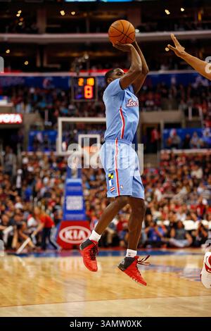 9 février 2014 : Darren Collison #2 des Clippers de Los Angeles lors du match NBA entre les Clippers de Los Angeles et les 76ers de Philadelphie au Staples Center de Los Angeles, en Californie. . Charles Baus/CSM(crédit image : © Charles Baus/Cal Sport Media/ZUMAPRESS.com) Banque D'Images