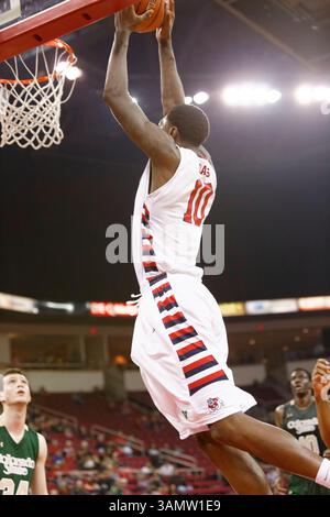 15 février 2014 - Fresno, CS, États-Unis - 15 février 2014 Fresno, CA - Alex Davis, attaquant de Fresno State, dans le match opposant les Rams de Colorado et les Bulldogs de Fresno State au Save Mart Center de Fresno, CA. Fresno State a remporté son cinquième match consécutif 75 à 66.(Credit image : © Phil Hawkins/Cal Sport Media/ZUMAPRESS.com) Banque D'Images