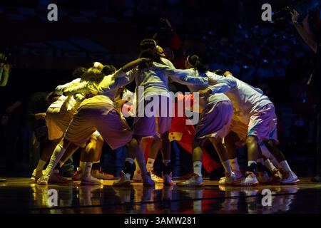 16 février 2014 - Knoxville, TN, États-Unis - 16 février 2014 : joueurs de l'UT juste avant le match de basket-ball de la NCAA entre les Lady vols de l'Université du Tennessee et les Wildcats du Kentucky au Thompson-Boling Arena à Knoxville, TN(crédit image : © photographe :Tim Gangloff/Cal Sport Media/ZUMAPRESS.com) Banque D'Images