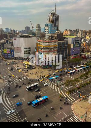 Taipei, Taiwan, angle élevé, architecture moderne, bâtiments, extérieur, jour, (Zhongzheng District, Jianguo) Centre-ville, scène de rue Banque D'Images