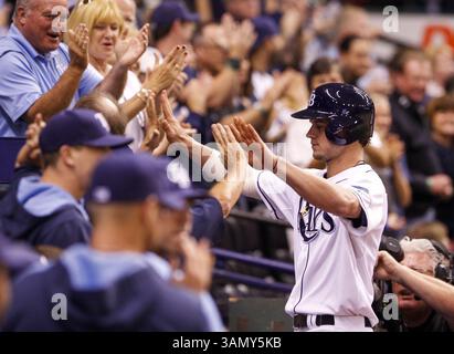 19 avril 2014 - Petersburg, FL, USA - Wil Myers des Rays de Tampa Bay est accueilli dans la dugout après un home run en deuxième manche contre les Yankees de New York au Tropicana Field à Petersburg, Floride, le samedi 19 avril 2014. (Crédit image : © Will Vragovic/MCT/ZUMAPRESS.com) Banque D'Images