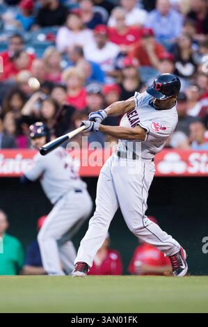 28 avril 2014 - Anaheim, CA, États-Unis d'Amérique - 28 avril 2014 - Anaheim, CA, États-Unis d'Amérique - Michael Bourn (24) battes du Cleveland Indians Center pendant le match MLB entre les Cleveland Indians et les Los Angeles Angels au stade Angels d'Anaheim, CA. (Crédit image : Seth Sanchez/Cal Sport Media)(crédit image : © Seth Sanchez/Cal Sport Media/ZUMAPRESS.com) Banque D'Images