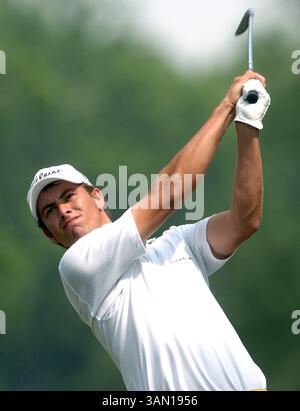 11 juin 2005 - États-Unis - KRT SPORT STORY SLUGGED : GLF-BOOZALLEN KRT PHOTO PAR GEORGE BRIDGES/KRT (11 juin) POTOMAC, MD -- Adam Scott frappe son tir au tee-shirt sur le 7e trou de la troisième ronde du Booz-Allen Classic le samedi 11 juin 2005. (gsb) 2005 (crédit image : © George Bridges/mct/ZUMAPRESS.com) Banque D'Images