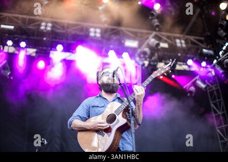 11 mai 2014 - Atlanta, Géorgie, États-Unis - le groupe 'Iron and Wine' se produit devant une foule nombreuse au Shaky Knees Festival. (Crédit image : © Branden Camp/ZUMA Wire/ZUMAPRESS.com) Banque D'Images