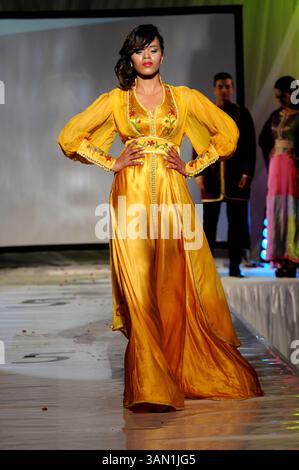 17 mai 2014 - Tunis, Tunis, Tunisie - le styliste marocain de défilé Issam Balalioui à la 6 ème édition de la nuit de la mode arabe 2014 au Grand Hôtel dans le quartier résidentiel Menzah 7 au nord de Tunis. (Crédit image : © Chokri Mahjoub/ZUMAPRESS.com) Banque D'Images