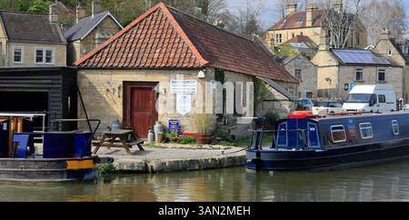 Le canal Kennet et Avon à Bradford sur Avon. Prise avril 2025 printemps Banque D'Images
