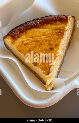 Portion de gâteau traditionnel espagnol au fromage Banque D'Images