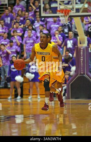 18 janvier 09 : le garde du Minnesota Al Nolen (0) en action lors d'un match de basket-ball Big Ten NCAA entre les Wildcats du Nord-Ouest et les Golden Gophers du Minnesota à la Welsh-Ryan Arena, Evanston, Illinois, remporté par les Wildcats 74-65.(crédit image : © Dennis Wierzbicki/Cal Sport Media)(crédit : © Dennis Wierzbicki/Cal Sport Media) Banque D'Images