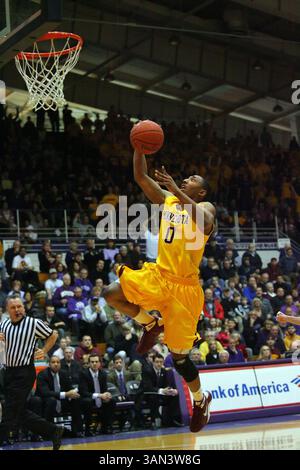 18 janvier 09 : le garde du Minnesota Al Nolen (0) en action lors d'un match de basket-ball Big Ten NCAA entre les Wildcats du Nord-Ouest et les Golden Gophers du Minnesota à la Welsh-Ryan Arena, Evanston, Illinois, remporté par les Wildcats 74-65.(crédit image : © Dennis Wierzbicki/Cal Sport Media)(crédit : © Dennis Wierzbicki/Cal Sport Media) Banque D'Images