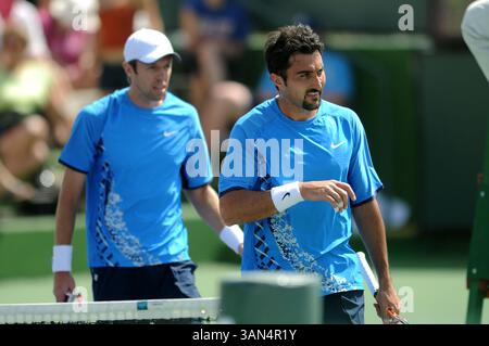 14 mars 2008 : Nenad Zimonjic (SRB) (à droite) et son partenaire Daniel Nestor du Canada en double lors de la cinquième journée du Pacific Life Open au Indian Wells Tennis Garden à Indian Wells, Californie John Green/CSM (crédit image : © John Green/Cal Sport Media) Banque D'Images