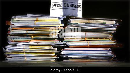 11 janvier 2010 - Petersburg, FL, USA - SCOTT KEELER | Times.SP 317034 KEEL TROXLER ST. PÉTERSBOURG (01/11/2010) 1. Un mois de courrier reçu par un homme de raison Petersburg, âgé de 93 ans, qui s'est livré à des tirages au sort. POUR COLONNE TROXLER. [SCOTT KEELER, Times] (crédit image : © tous Petersburg Times/ZUMApress.com) Banque D'Images