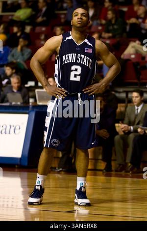 25 novembre 2008 : Jamelle Cornley, attaquante des Penn State Nittany Lions, #2 lors du match de basket-ball NCAA entre les Penn State Nittany Lions et les Penn Quakers au Palestra à Philadelphie, en Pennsylvanie. Penn State Beat Penn, 85-73.(image crédit : © Chris Szagola/Cal Sport Media) Banque D'Images
