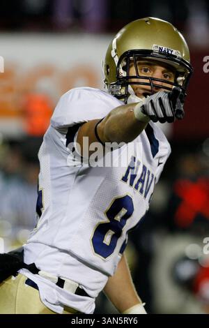 25 novembre 2008 NCAA Navy vs Northern Illinois, Huskie Stadium, DeKalb, il - T.J. Thiel de l'Académie navale en action pendant le match de football de la NCAA entre les Midshipmen de la Marine et les Huskies du Nord de l'Illinois au Huskie Stadium à DeKalb, il. La Navy a battu les Huskies 16-0. (Photo de Michael DiNovo/CSM)(image crédit : © Michael DiNovo/Cal Sport Media) Banque D'Images