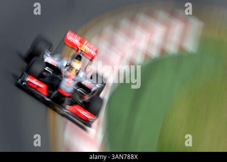 26 mars 2010 - Melbourne, Australie - LEWIS HAMILTON (GBR) conduit sa McLaren MP4/25 lors des essais pour le Championnat du monde de formule 1, Rd 2, le Grand Prix d'Australie. (Crédit : © Sutton Motorsports/ZUMApress.com) Banque D'Images