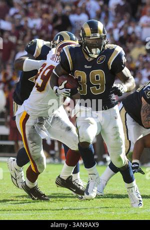 12 oct. 2008 - Landover, Maryland, USA - Steven Jackson (39) des nouveaux Louis Rams se précipite dans le troisième quart-temps contre les Redskins de Washington à FedEx Field. (Crédit image : © Peter Lockley/The Washington Times/ZUMA Press) RESTRICTIONS : * USA Tabloids Rights OUT * Banque D'Images