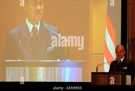 DATE RECORD NON DÉCLARÉE KUALA LUMPUR, 14 avril Malaisie le cinquième premier ministre Tun Abdullah Ahmad Badawi est décédé aujourd'hui à l'âge de 85 ans. La nouvelle du décès de l'homme d'État à l'Institut National de cardiologie IJN a été confirmée par son beau-fils, Khairy Jamaluddin, à travers un post sur les médias sociaux Archive photo.H.BERBAR Banque D'Images