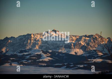 Mont Santis dans l'Alpstein vu du Schnebelhorn. Alpstein Appenzell. Photo de haute qualité Banque D'Images