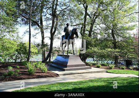 Statue équestre du maréchal Sir John Dill sur sa tombe dans le cimetière national d'Arlington. Banque D'Images