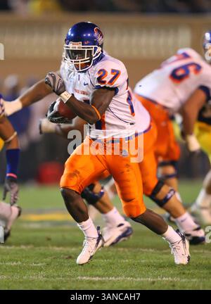 24 octobre 2008 : Jeremy Avery #27 de Boise State a mené tous les rushers avec 96 yards pendant le match entre San Jose State et le leader de WAC Boise State au Spartan Stadium de San Jose CA Boise State a remporté le match 33-16. â© Damon Tarver/CSM. (Crédit image : © Cal Sport Media/ZUMA Press) Banque D'Images