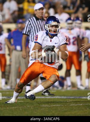 24 octobre 2008 : le récepteur Vinny Perretta, 19e de Boise State Wide, en action lors du match de football NCAA entre les Spartans de San Jose et les Broncos de Boise State au Spartan Stadium de San Jose, en Californie. Les Broncos de Boise State ont gagné le match 33-16. David Godinez/Cal Sport Media. (Crédit image : © Cal Sport Media/ZUMA Press) Banque D'Images