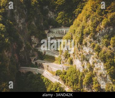 Vue aérienne de Passo San Boldo, Italie. Banque D'Images