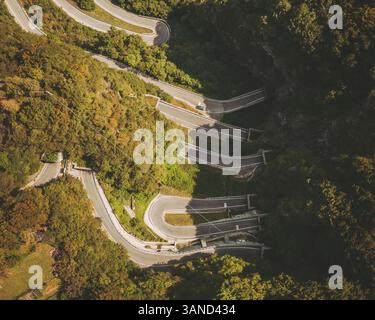 Vue aérienne de Passo San Boldo, Italie. Banque D'Images