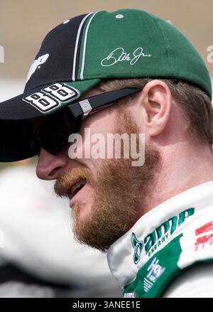 Hampton, GA - 07 mars 2010 : Dale Earnhardt Jr avant la course du Kobalt Tools 500 à Atlanta Motor Speedway à Hampton, GA. (Crédit image : © ASP/Cal Sport Media/ZUMApress.com) Banque D'Images