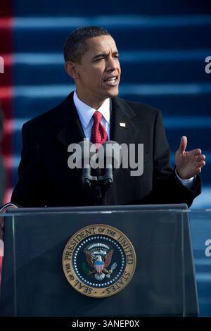 Jan 20, 2009 - Washington, DC, Etats-Unis - BARACK OBAMA, nouvellement assermenté en tant que président, prononce son discours inaugural. (Crédit image : © Karen Ballard/ZUMApress.com) Banque D'Images
