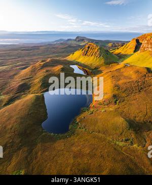 Vue aérienne de Quiraing, île de Skye, Écosse. Banque D'Images