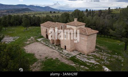 Vue aérienne de l'ermitage de l'Incarnation dans un cadre archéologique à Caravaca de la Cruz, région de Murcie, Espagne Banque D'Images