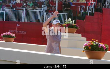 03 avril 2011 - Rancho Mirage, Californie, États-Unis - gagnante d'un sac à main de 300K, STACY LEWIS, 26 ans, sur le 18e trou lors du match final du 40e championnat Kraft Nabisco, tenu au Mission Hills Country Club. (Crédit image : © Dane Andrew/ZUMAPRESS.com) Banque D'Images