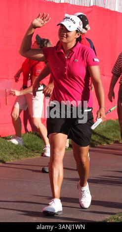 03 avr. 2011 - Rancho Mirage, Californie, États-Unis - vainqueur de l'année dernière et cette année 2ème place pro de golf LPGA, YANI TSENG sur le 18ème trou lors du match final au 40ème championnat Kraft Nabisco, qui s'est tenu au Mission Hills Country Club. (Crédit image : © Dane Andrew/ZUMAPRESS.com) Banque D'Images