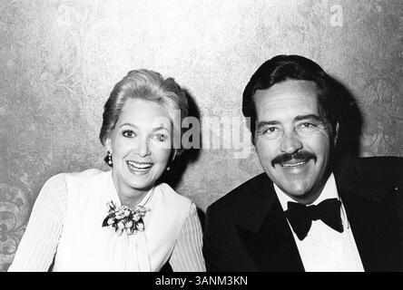 20 juin 2011 - SUZANNE PLESHETTE avec Tommy Gallagher aux Broadcasters Awards pour Mary Tyler Moore. Fourni par photos, inc (Crédit image : © Globe photos/ZUMAPRESS.com) Banque D'Images