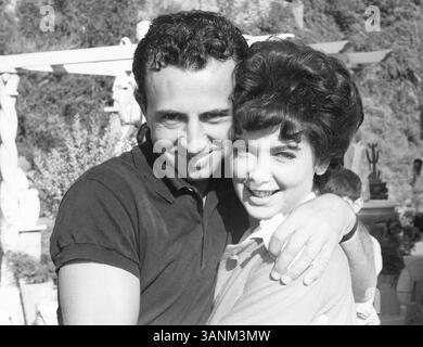 20 juin 2011 - SUZANNE PLESHETTE avec Tony Donahue. (Crédit image : © Globe photos/ZUMAPRESS.com) Banque D'Images