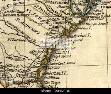 Cette carte de 1776 de la Géorgie côtière, créée par Bernard Romans et John Gerar William de Brahm, illustre les colonies britanniques du sud pendant la guerre d'indépendance américaine. La carte montre les endroits clés, y compris Charleston et composé Augustine, avec des encarts détaillés de ces villes. Banque D'Images