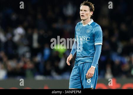 Napoli, Italie. 23 janvier 2022. Scott McTominay de Napoli regarde pendant le match de football Serie A entre Napoli et Empoli au stade Diego Armando Maradona à Naples, dans le sud de l'italie - lundi 14 avril 2025. Sport - Soccer . (Photo de Alessandro Garofalo/LaPresse) crédit : LaPresse/Alamy Live News Banque D'Images
